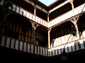  vieil immeuble avec balcons
